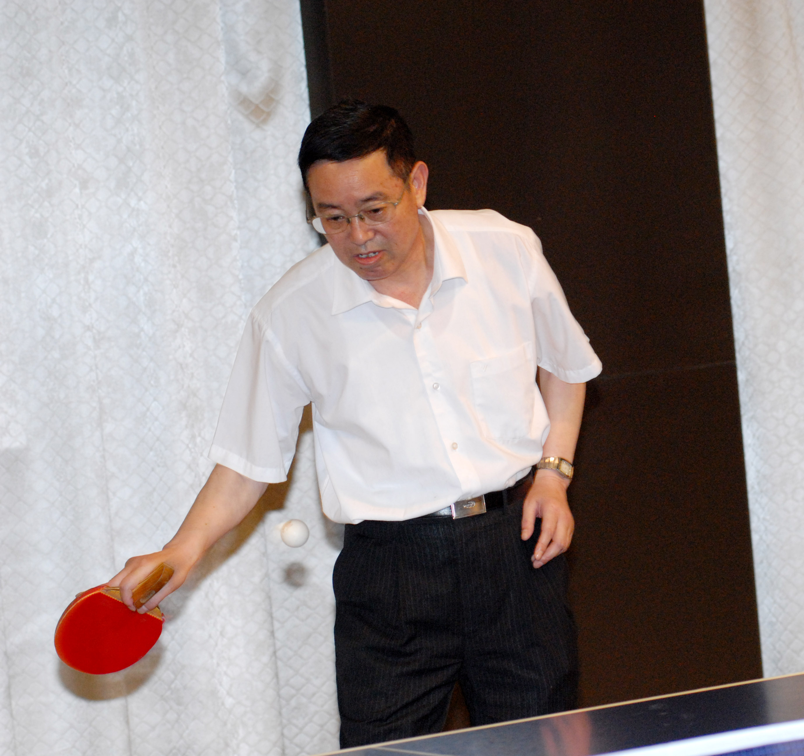 5月13日,乒乓球比赛在人民来访接待中心举行,沈成,秦凯华,施建民等局